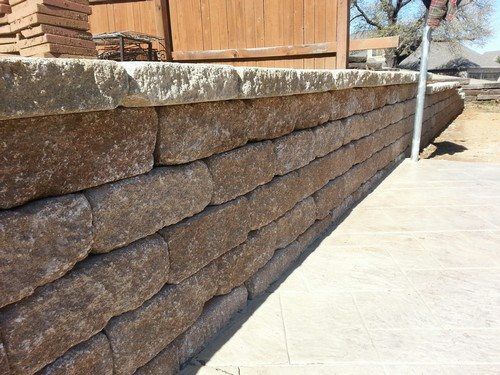Versaloc retaining wall (Tumbled Block - Brown with Tan caps)
