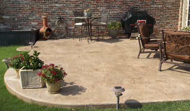 decorative concrete work on residential patio
